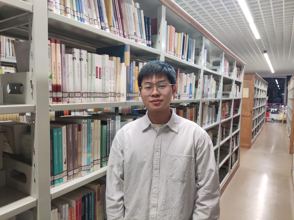 计科+刘锦昌+图书馆拍摄1.jpg